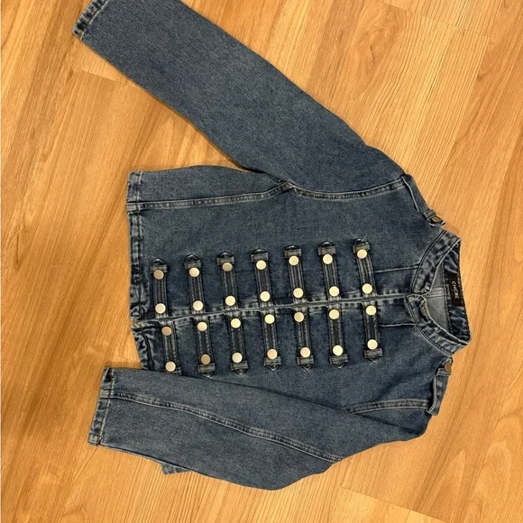 Button-Front Blue Denim Jacket with Military-Inspired Tabs - Picture 3 of 3